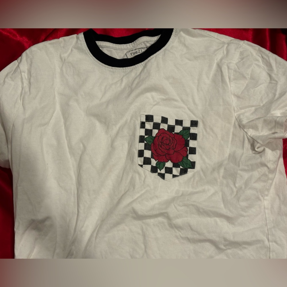 Rue 21 men’s rose t shirt